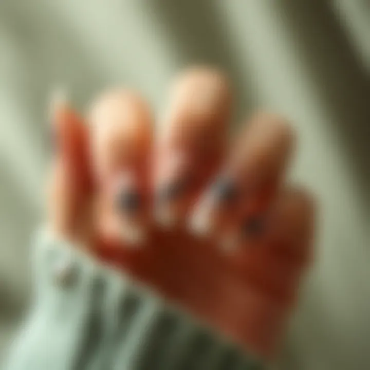 Elegant design of short fake nails with intricate patterns